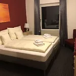 Riverside Hotel 3*